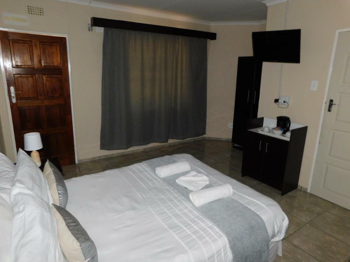 Savannah Guest House Полокване Екстер'єр фото
