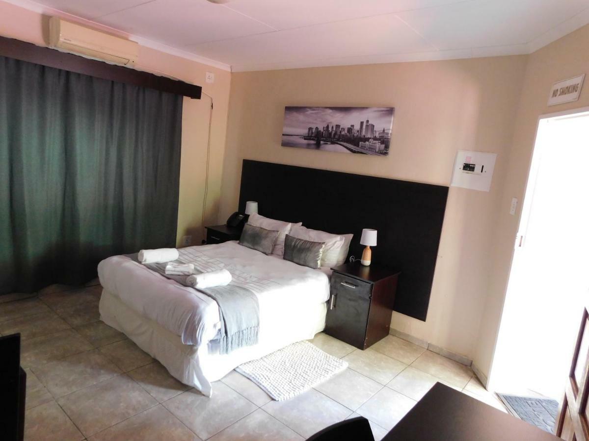 Savannah Guest House Полокване Екстер'єр фото